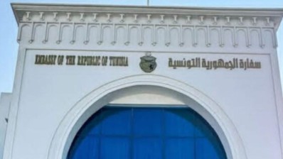 سفارة تونس بمسقط تدعو الجالية إلى الالتزام بتوجيهات السلطات العمانية