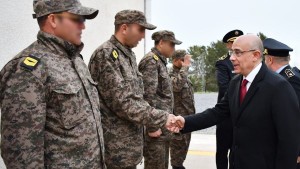 وزير الدفاع الوطني يؤدي زيارة إلى ولاية باجة