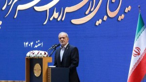 الرئيس الإيراني: سنتعامل بحزم مع أي تحرك انفصالي