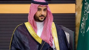 وزير الدفاع السعودي يدعو ايران الى التحلي بالحكمة
