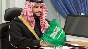 وزير الدفاع السعودي يدعو ايران الى التحلي بالحكمة