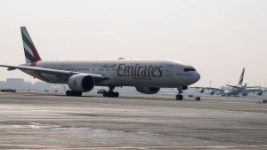 طيران الإمارات تعلن تعليق جميع رحلاتها من وإلى دبي حتى إشعار آخر