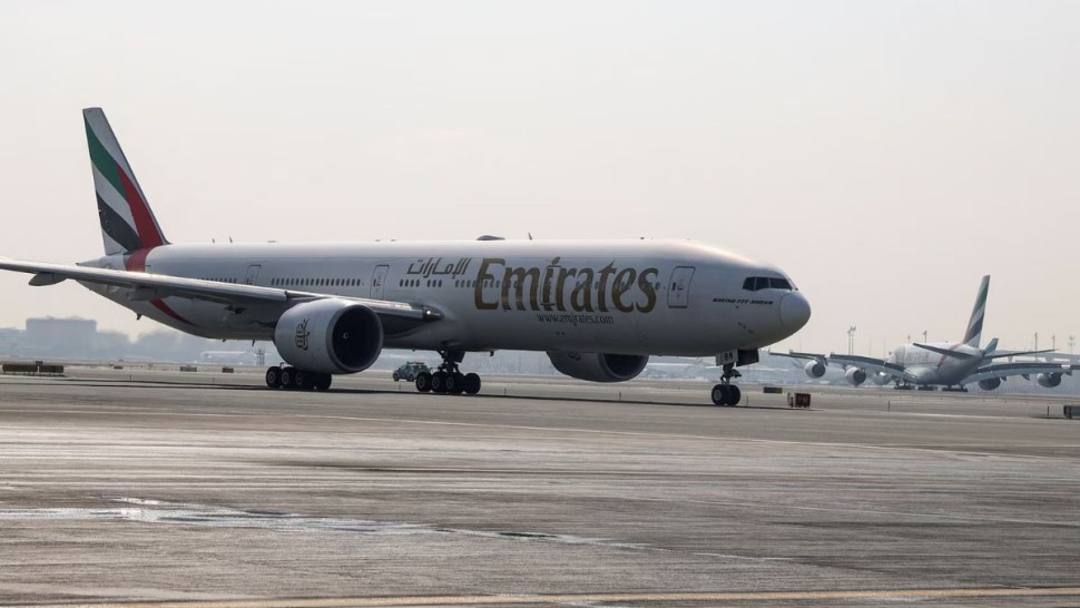 طيران الإمارات تعلن تعليق جميع رحلاتها من وإلى دبي حتى إشعار آخر
