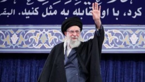 جيش الاحتلال: سنلاحق كل خليفة لخامنئي