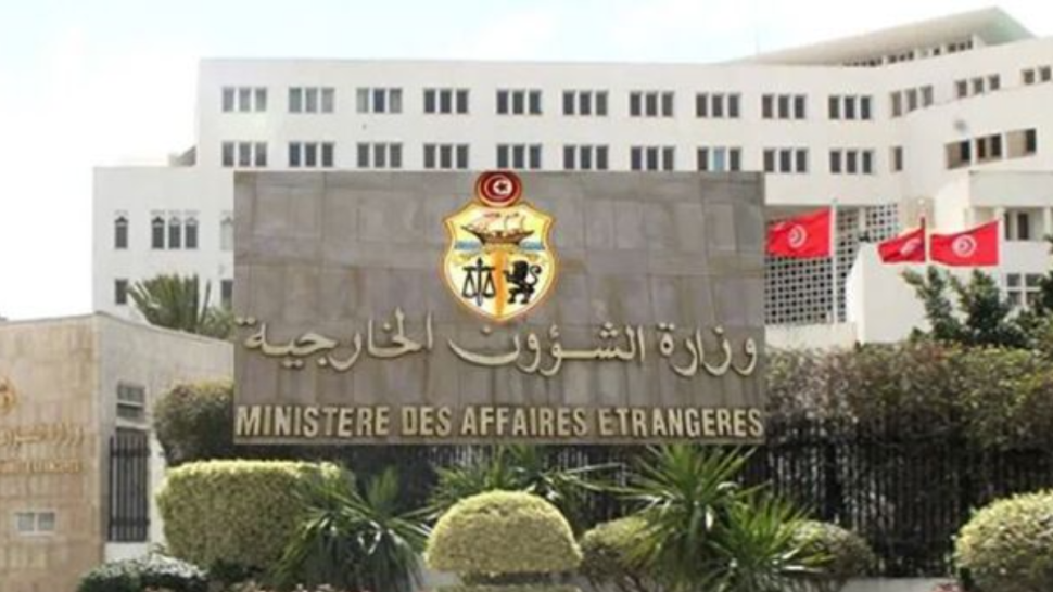 الخارجية: تأمين عودة 158 معتمرًا تونسيًا من السعودية وإجلاء تونسيين من إيران