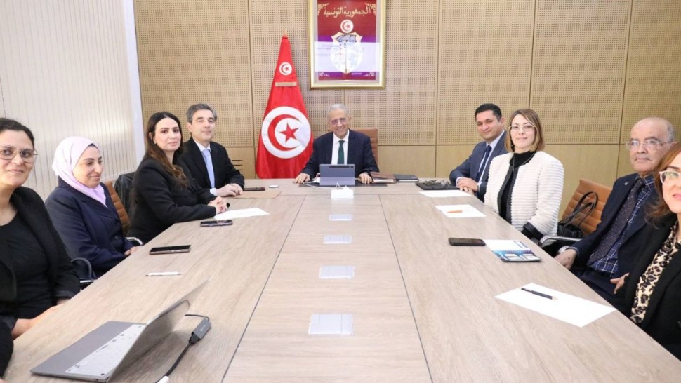 وزير الصحة يشرف على جلسة لوضع استراتيجية وطنية لصحة العيون