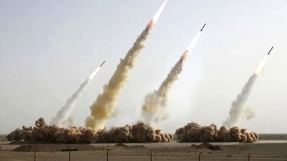 إيران تطلق الموجة 34 من عملية "الوعد الصادق 4" باستخدام صواريخ متطورة