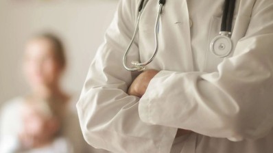 تنظم المنظمة التونسية للأطباء الشبان وقفة احتجاجية يوم 28 مارس على الساعة العاشرة صباحًا بكلية الطب بصفاقس، وذلك للمطالبة بتنفيذ مطلب تكريم الفقيد جاد الهنشيري، مؤسس المنظمة التونسية للأطباء الشبان وأحد أبرز المدافعين عن الصحة الشعبية وعن كرامة الأطباء الشبان