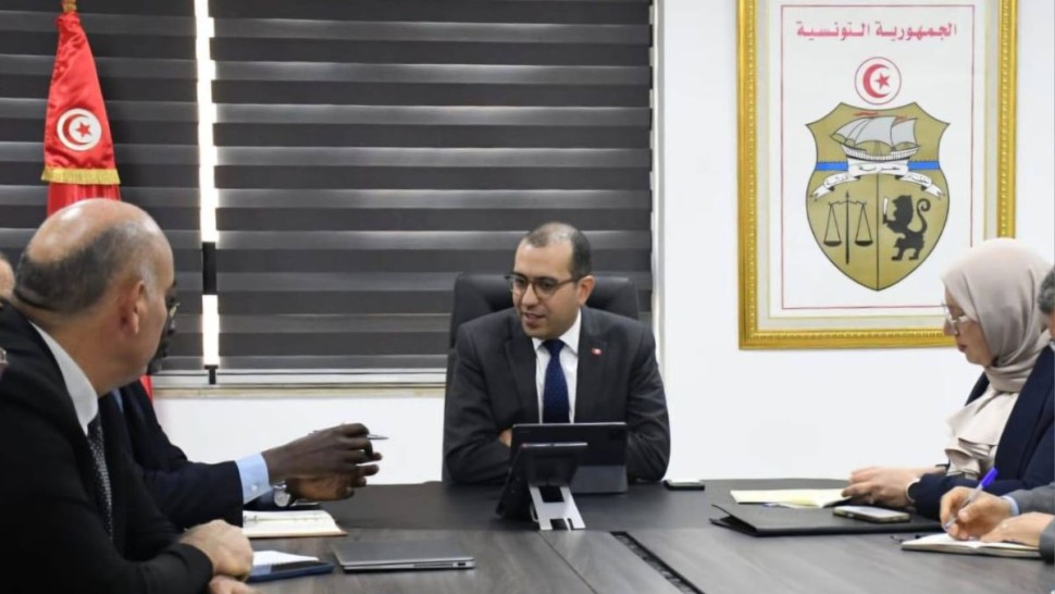 كاتب الدولة المكلف بالانتقال الطاقي يبحث تطوير التعاون مع البنك الإسلامي للتنمية