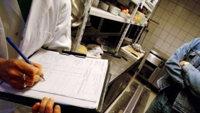 توزر: محضر عدلي من أجل عرقلة مهام المراقبة الصحية و اقتراح غلق محل