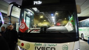 إطلاق أولى رحلات الحافلات الدولية المباشرة بين تونس والجزائر