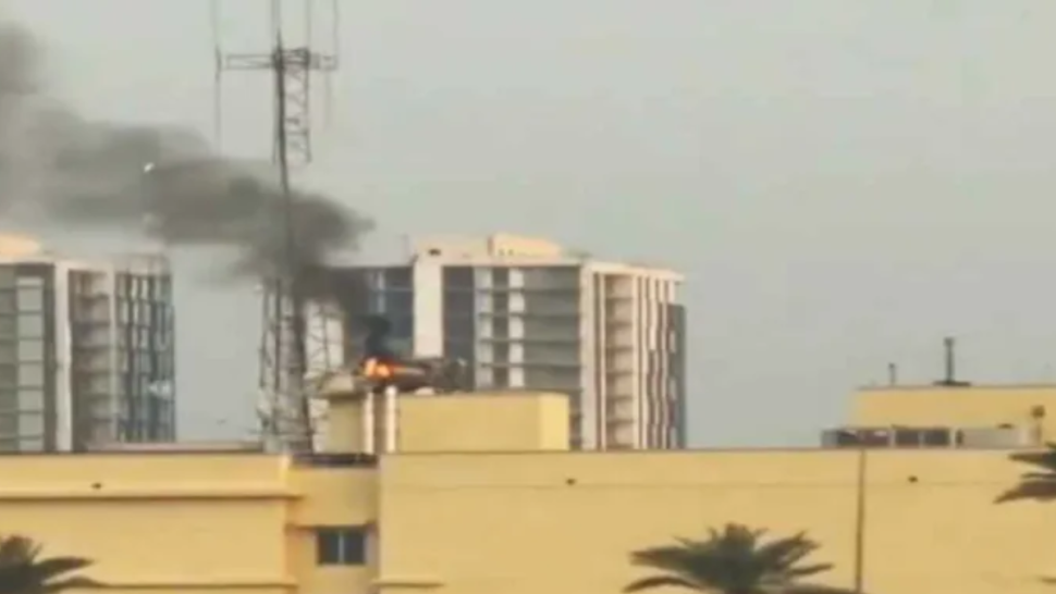 مسؤولون عراقيون: صاروخ ضرب مهبط طائرات بالسفارة الأمريكية