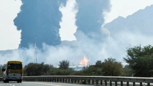 إمارة الفجيرة: حريق متطور في منطقة الصناعات البترولية بعد استهداف بمسيّرة