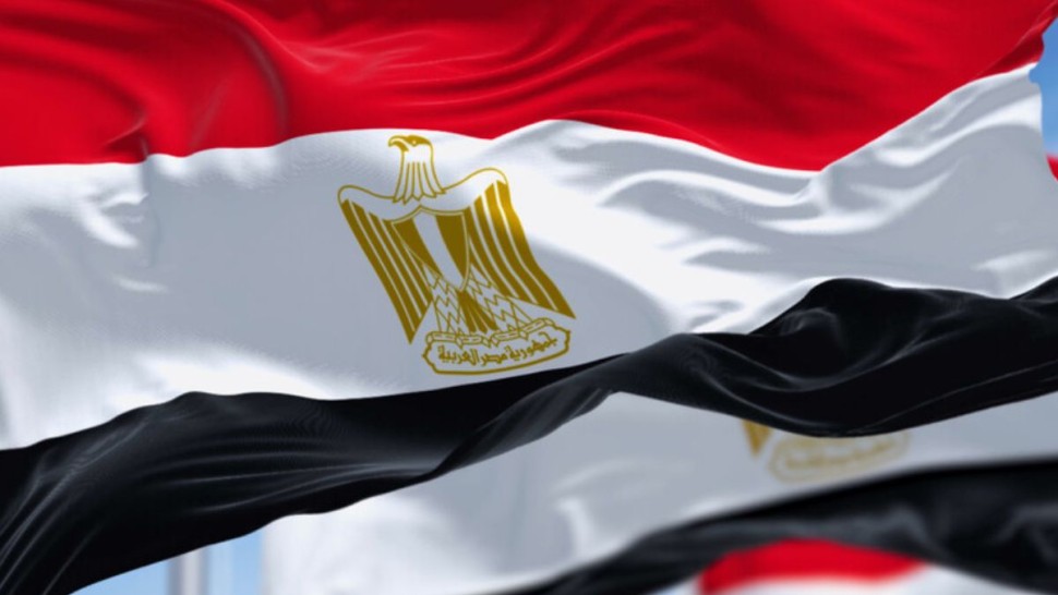 مصر تدعو إلى "وأد الفتنة" وتلوّح بمقاضاة من يسيء للدول العربية