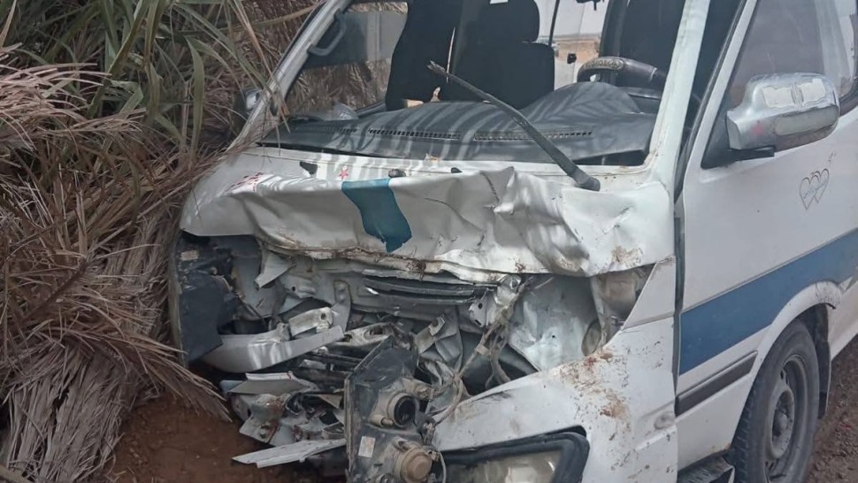 قبلي: أربع إصابات متفاوتة في اصطدام سيارة نقل ريفي بشاحنة