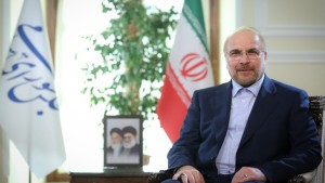 رئيس البرلمان الإيراني ينفي إجراء مفاوضات مع واشنطن