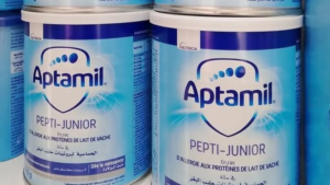 هيئة الصيادلة بتونس تتلقّى إشعارًا رسميًا بسحب بعض دفعات حليب الأطفال "أبتاميل"