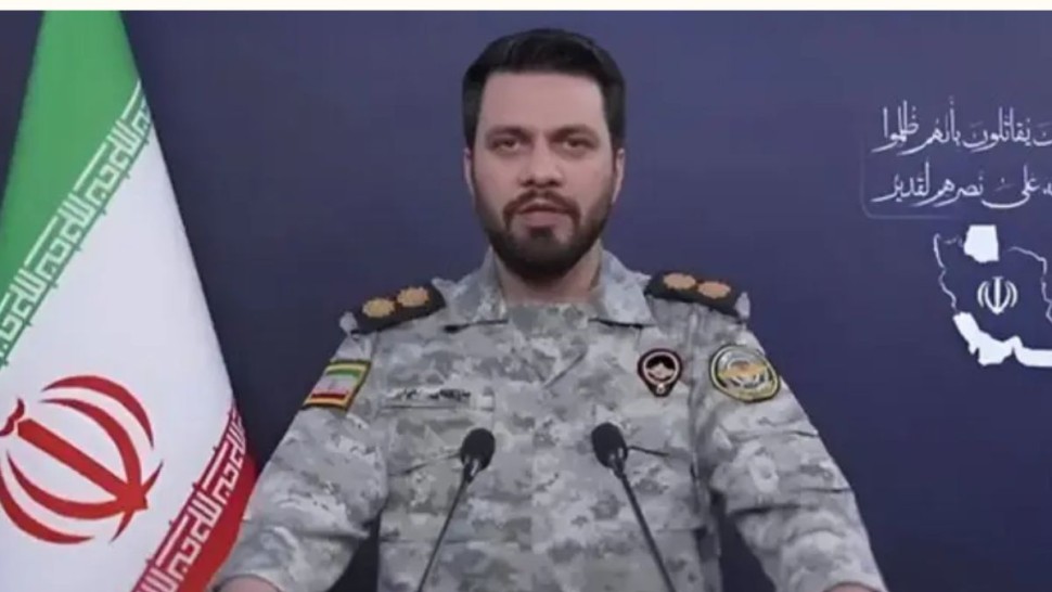 مسؤول عسكري إيراني يسخر من الأميركيين: "تتفاوضون مع أنفسكم"