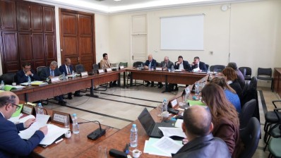 لجنة التشريع العام تستمع لهيئة المحامين حول المحكمة الدستورية وتنقيح المرسوم 54