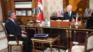 رئيس الجمهورية :  التذرّع بنقص المعدّات لتبرير عدم رفع الفضلات أمر غير مقبول