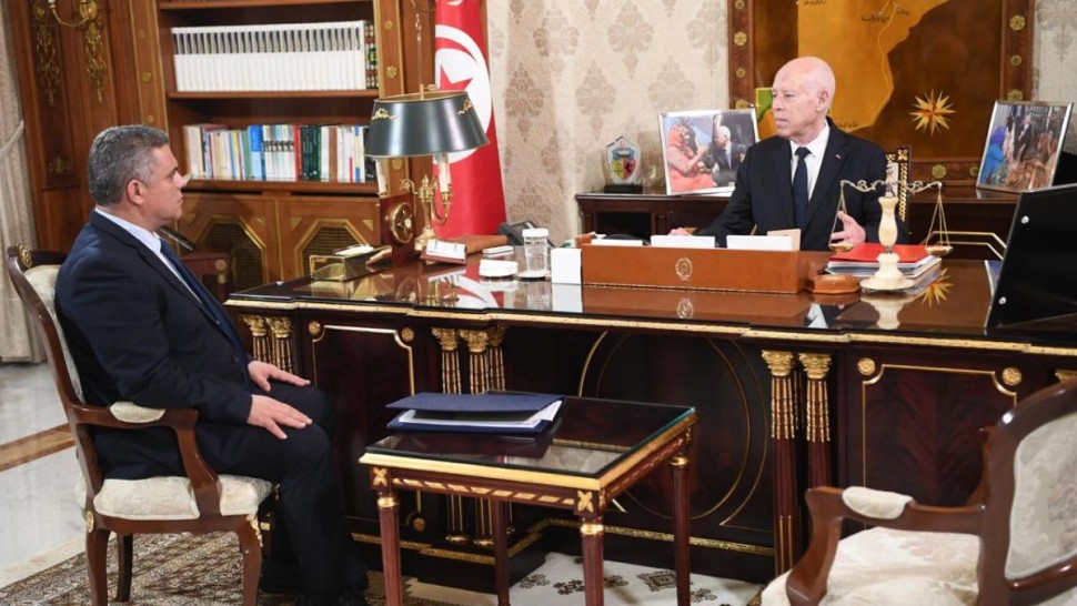 رئيس الجمهورية :  التذرّع بنقص المعدّات لتبرير عدم رفع الفضلات أمر غير مقبول