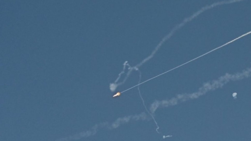 الامارات : 6 مصابين في أبوظبي بسبب شظايا ناتجة عن اعتراض صاروخ