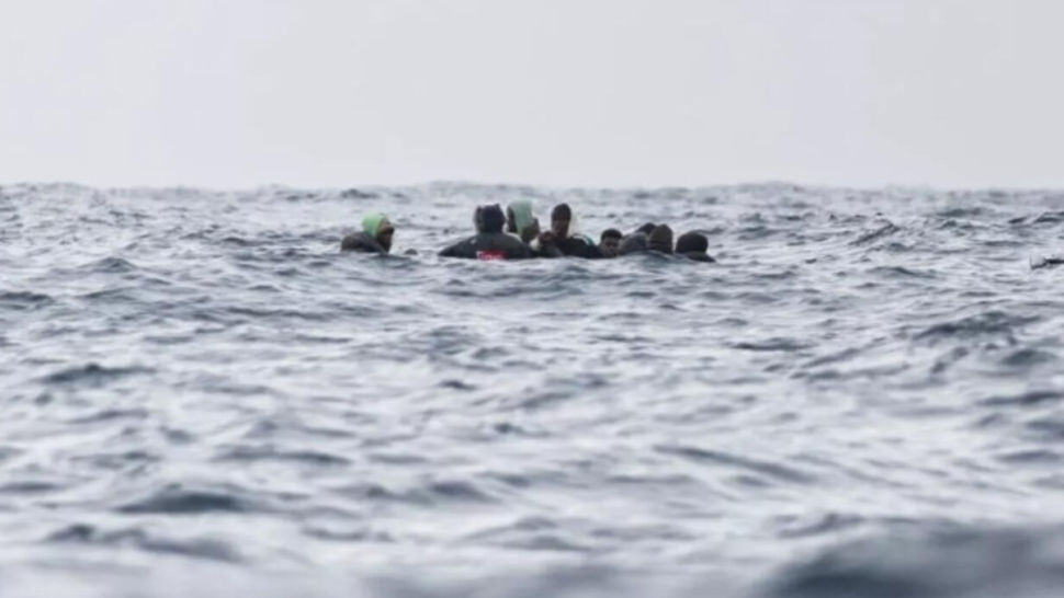 وفاة 22 مهاجرًا قبالة السواحل اليونانية بعد أيام من المعاناة