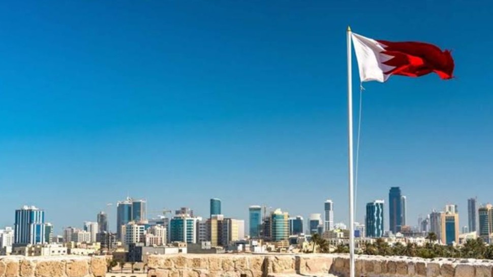 البحرين تحظر الحركة البحرية والاقتراب من السواحل ليلا