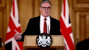 رئيس الوزراء البريطاني رداً على تهديدات ترامب: "لن نرضخ للضغوط"