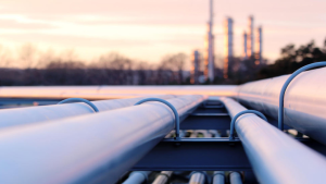 فايننشال تايمز: دول الخليج تدرس مد خطوط أنابيب جديدة لتجنب مضيق هرمز