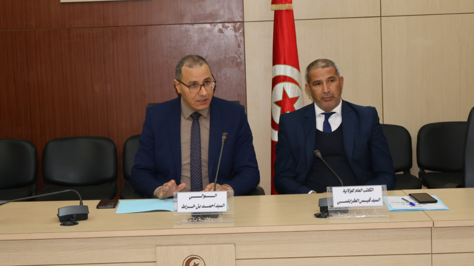 باجة: الوالي يدعو إلى تعزيز الجانب الردعي وتركيب كاميرات مراقبة للحد من المخالفات البيئية