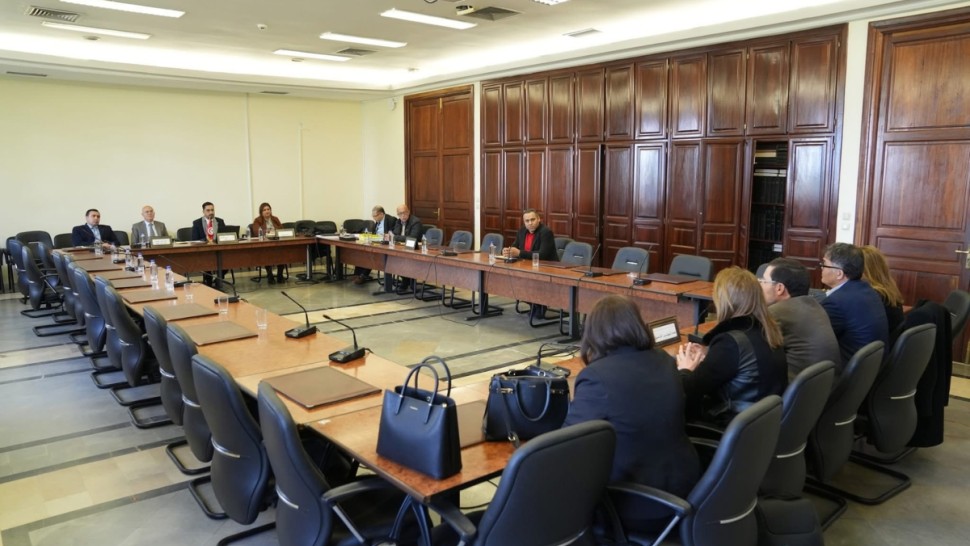 لجنة الصناعة