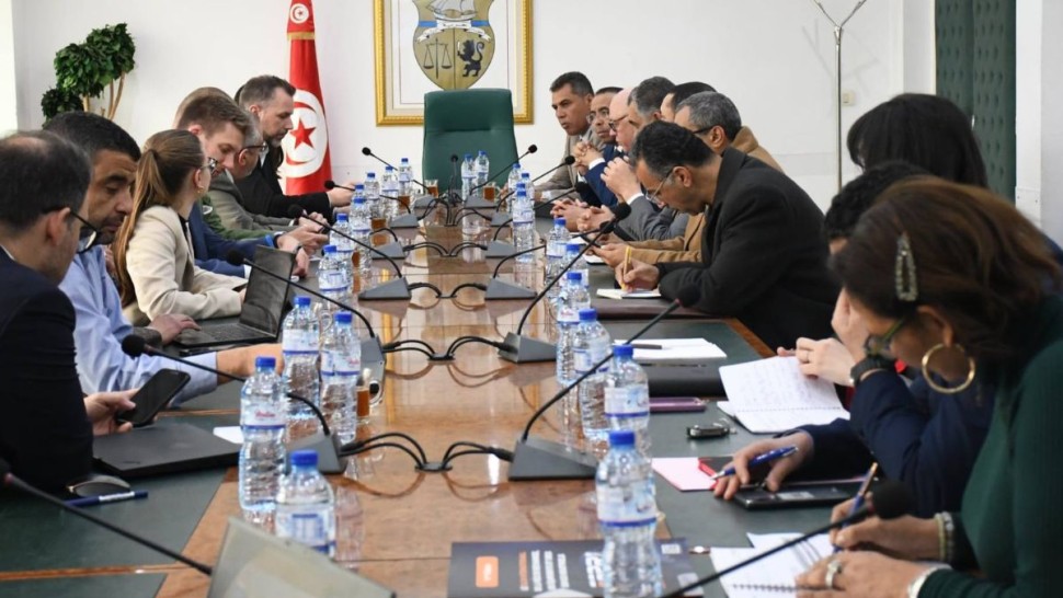 وزارة الصناعة: قد جلسة عمل حول مشروع المدينة الذكية للسيارات