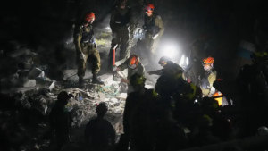 قتلى ومصابون وأضرار واسعة في حيفا وتل أبيب إثر هجوم صاروخي إيراني