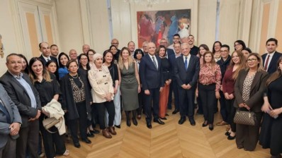 وزير الصحة يلتقي بعدد من الكفاءات والباحثين التونسيين المقيمين بفرنسا