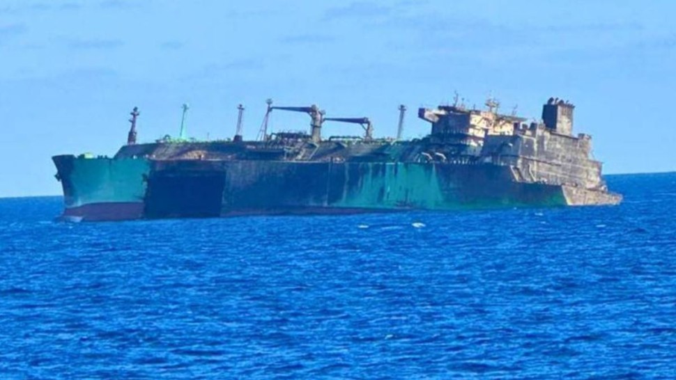 حمدي حشاد يحذر من المخاطر البيئية للسفينة الروسية الجانحة