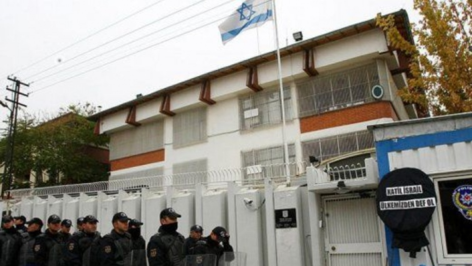 إعلام تركي: مقتل 3 أشخاص في إطلاق نار قرب قنصلية الاحتلال في إسطنبول