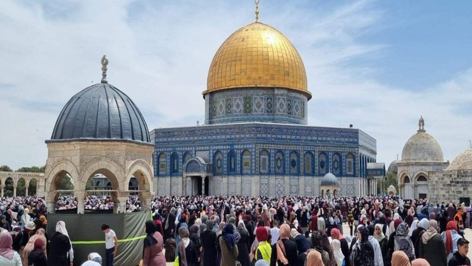 6 آلاف مصل يؤدون صلاة الفجر في المسجد الأقصى بعد 40 يوما من الإغلاق