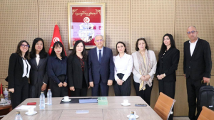 استقبل وزير الصحة، مصطفى الفرجاني، وفدًا من شركة Sinovac Biotech العالمية لبحث تطوير تصنيع اللقاحات والأدوية الحيوية في تونس