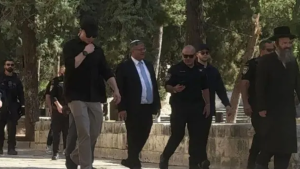 بن غفير يقتحم الأقصى وإصابة 7 فلسطينيين واعتقال 18 بالضفة