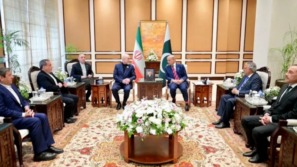 تمديد المفاوضات اليوم الأحد بين إيران والولايات المتحدة بناء على مقترح باكستاني