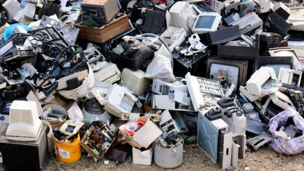 تثمين النفايات الالكترونية في تونس: ثروة مهدورة تُعطّلها التعقيدات الإدارية