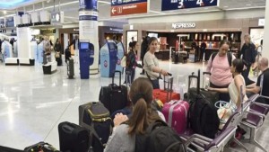 الخطوط التونسية: تعطل المنظومة الإعلامية للتسجيل بكل المطارات