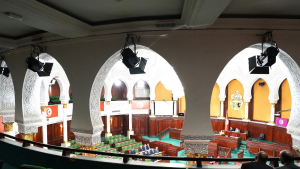 البرلمان يصادق على إعادة مقترح القانون المتعلق بتسوية مخالفات الصرف إلى لجنة المالية