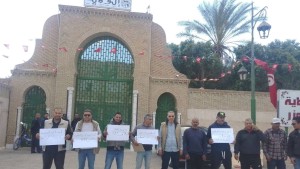 توزر: وقفة احتجاجية لسواق التاكسي الفردي أمام مقر الولاية