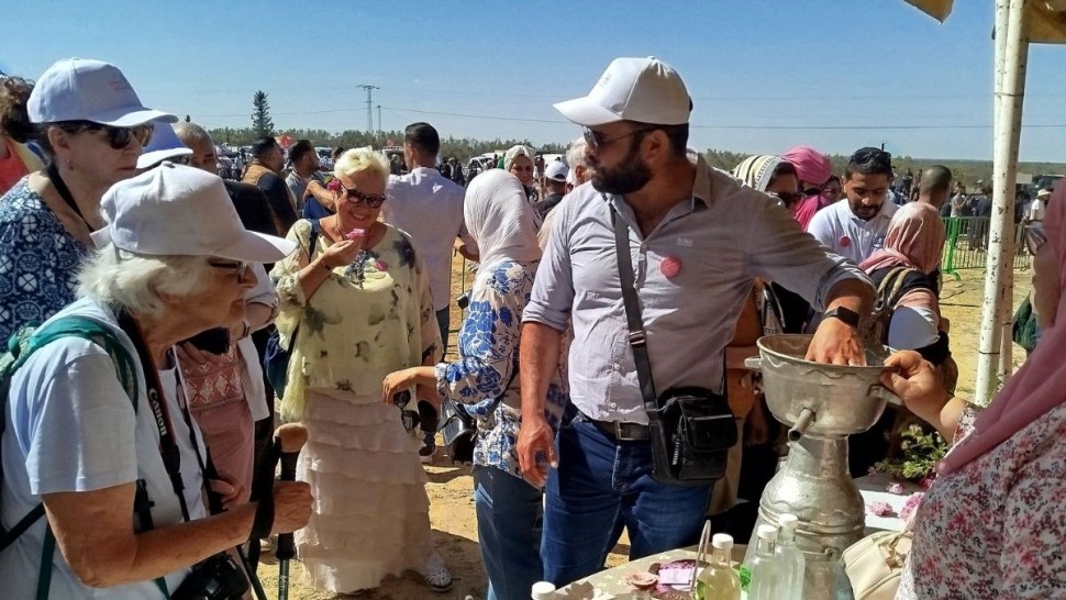 الورد القيرواني يأسر السيّاح الأجانب