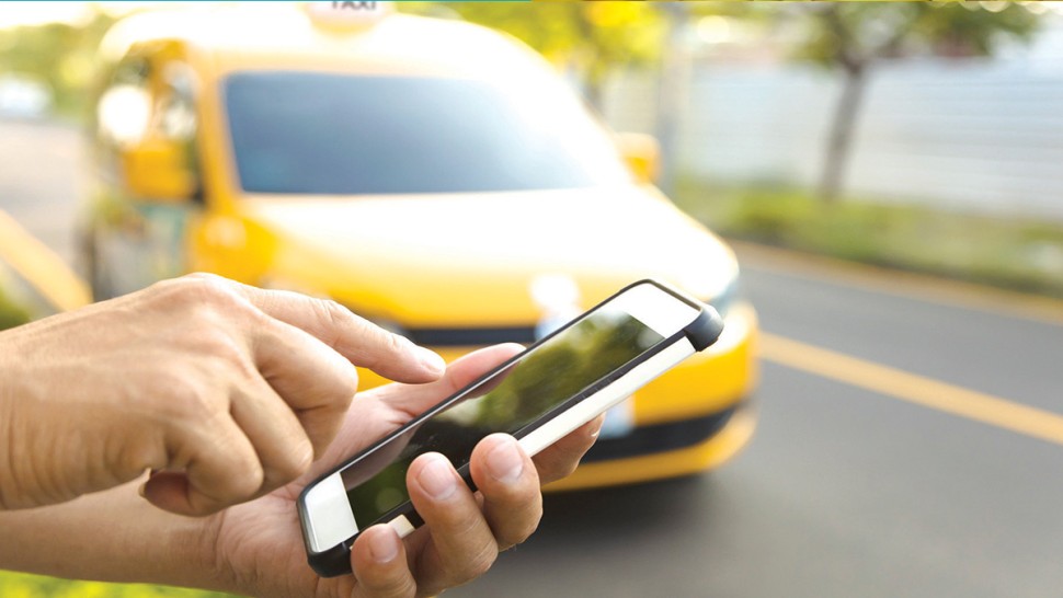 وزير النقل : نعمل على تصور قانوني لتنظيم استغلال تطبيقات التاكسي