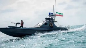 الحرس الثوري يعلن احتجاز سفينتين بمضيق هرمز