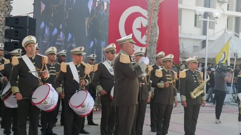 وزيرة المالية تشرف على حفل تخرج دورتين لتلامذة ضباط وعرفاء الديوانة