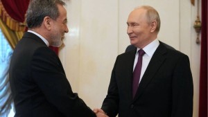 بوتين : الشعب الإيراني يقاتل ببطولة من أجل سيادته